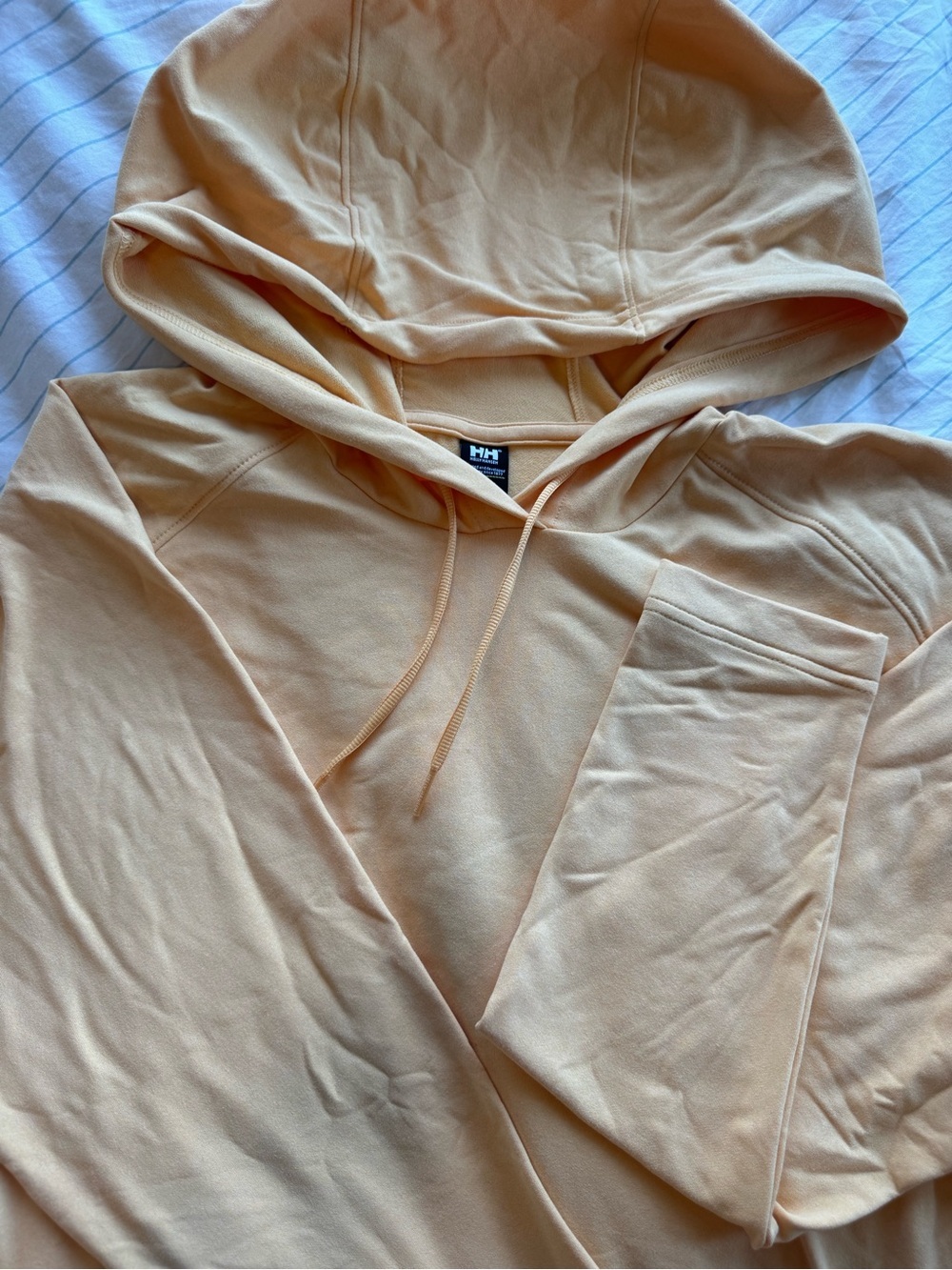 Women’s Helly Hansen Peach Hoodie size: L ✨Never Worn✨